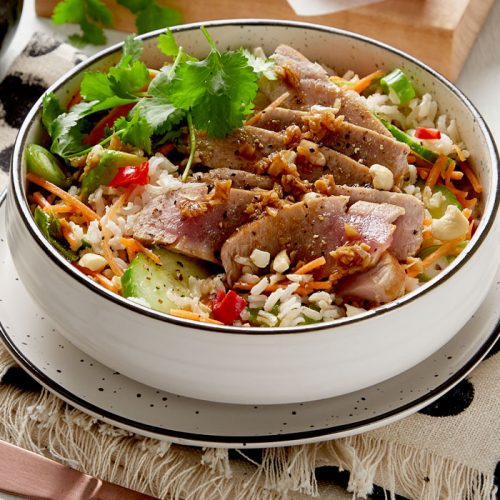 Seared tuna with a spicy rice salad and Asian flavourings